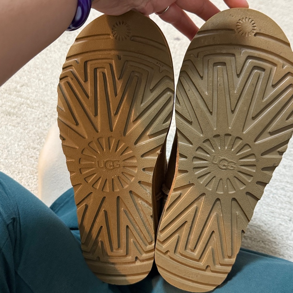UGG Classic Short II - Picture 4 of 4